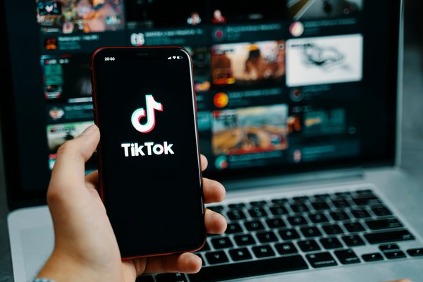 海外品牌如何在TikTok美国Z时代的海啸中求生？