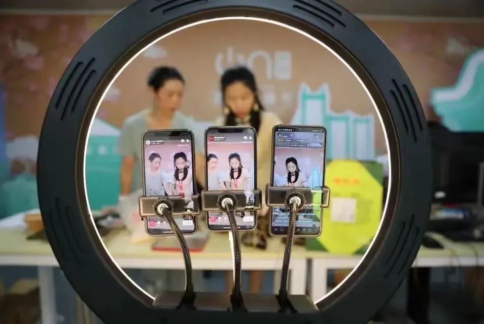 TikTok助力儿童数码相机销量飙升，假发市场迎来新热潮