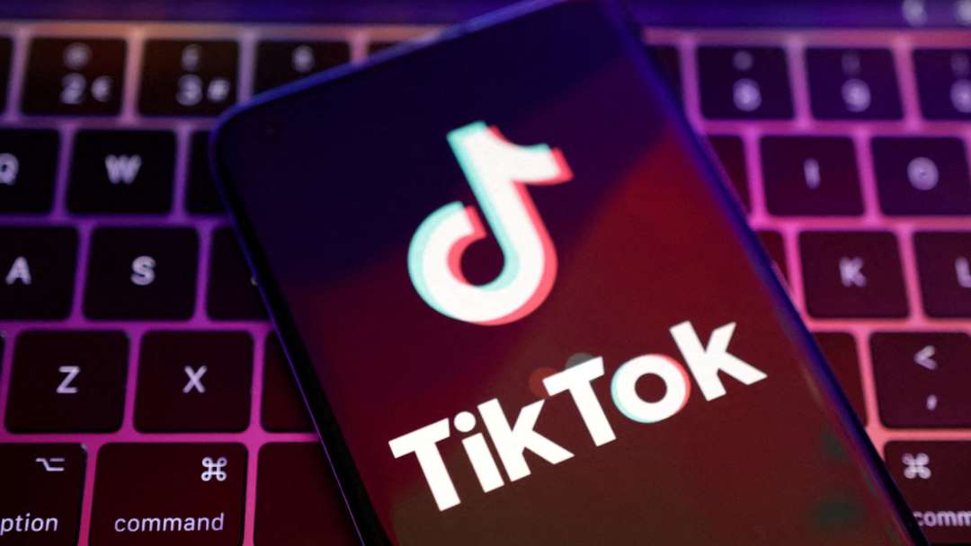特朗普考虑马斯克或埃里森收购TikTok，但美国要50%的所有权