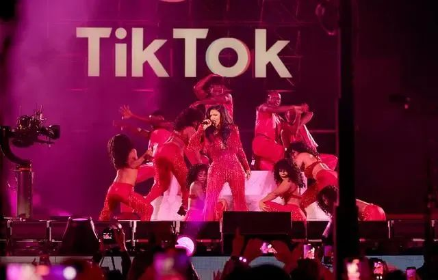 TikTok奋起反击，1.7亿美国人造反了！