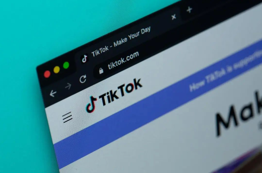 淘系直播新战略：TikTok全托管模式引领电商变革